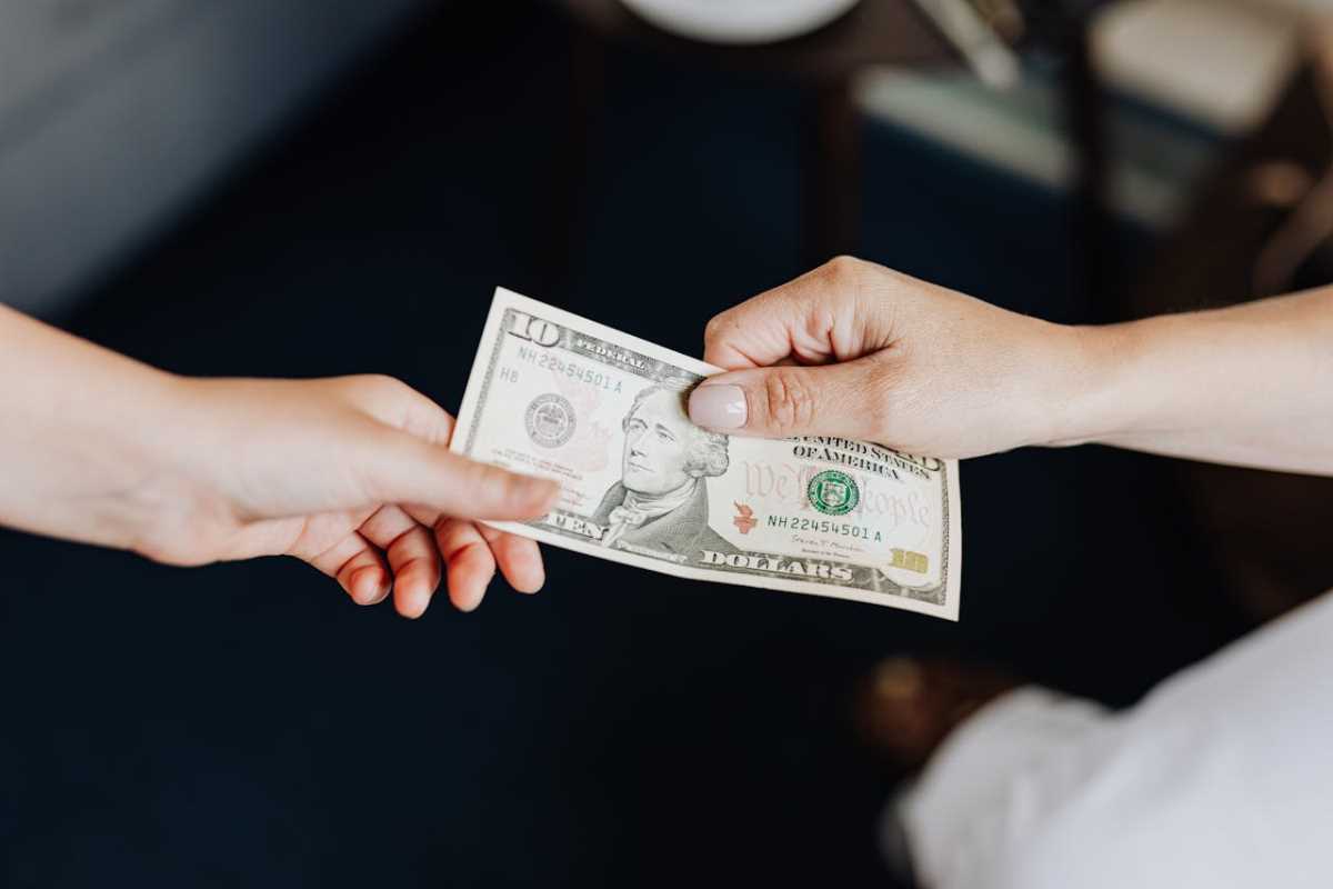 How to Deal with Unpaid Debts Between Relatives 